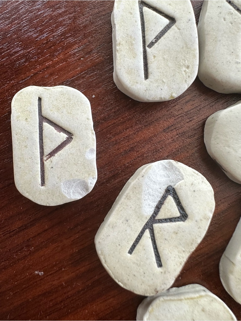 Set of Runes Stones - Picture 6 of 6
